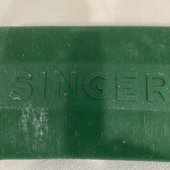 Vintage Singer Buttonholer with 7 Templates Instructions and Case Untested - Picture 3 of 12